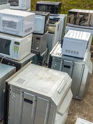 depositphotos_455526614-stock-photo-collection-domestic-applicance-ovens-microwaves